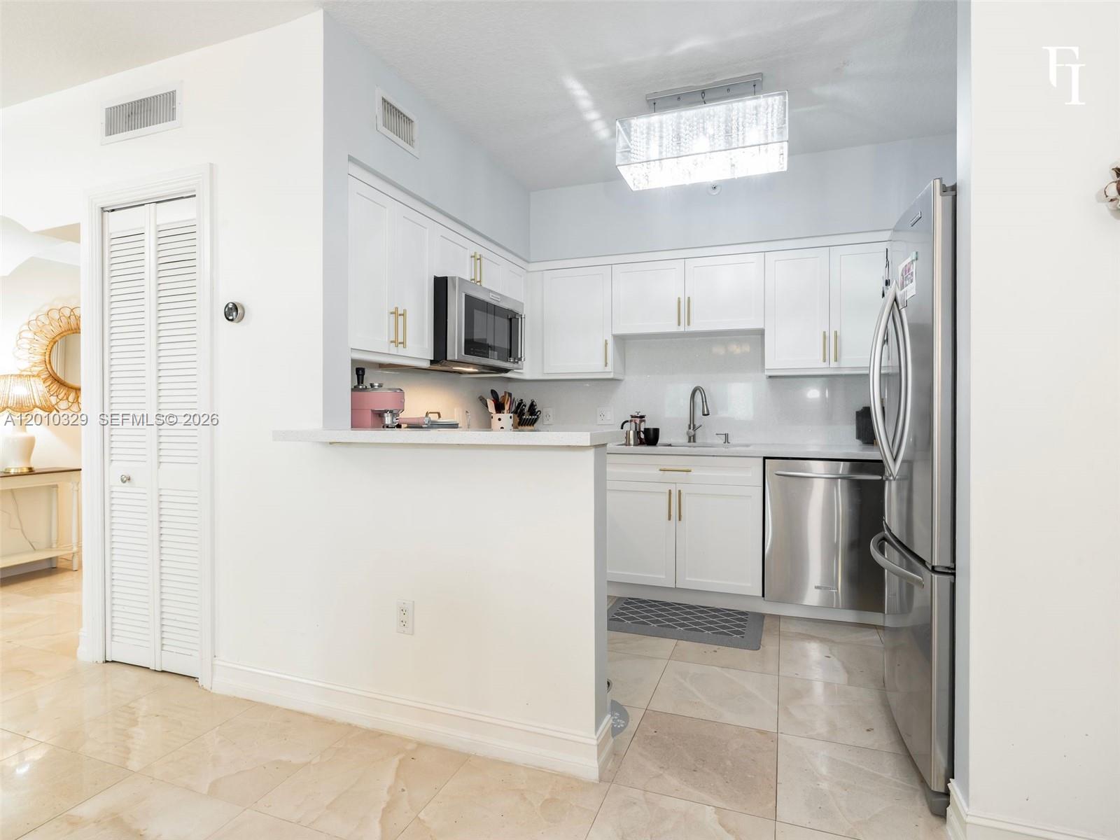 VILLA ISABELLA CONDO - Residential