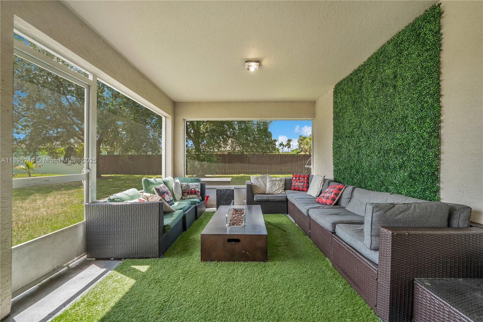 PORT ST LUCIE SECTION 33 - Residential