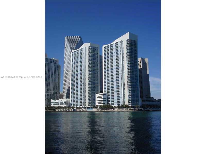 Rental Property at 335 S Biscayne Blvd 803, Miami, Broward County, Florida - Bedrooms: 1 
Bathrooms: 1  - $2,900 MO.