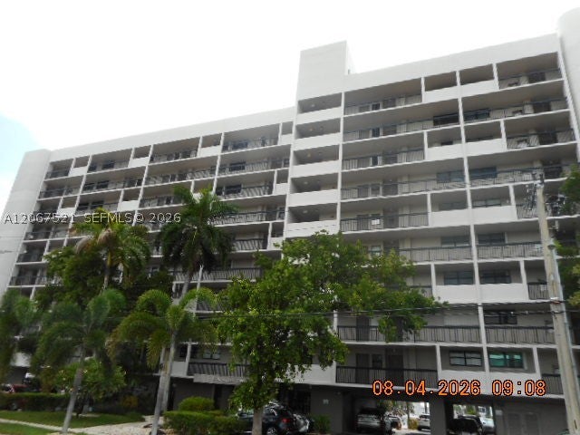 4800 Bayview Dr 802