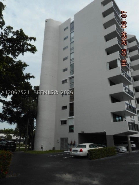 4800 Bayview Dr 802