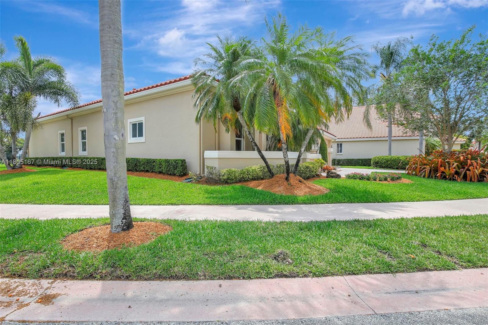 2651 Oakmont