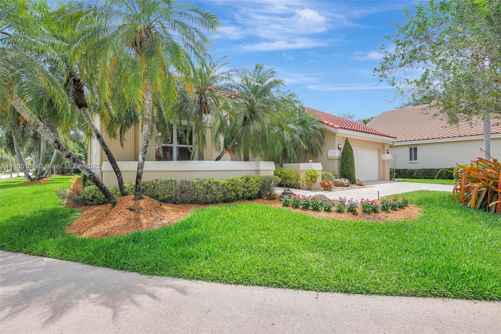 2651 Oakmont