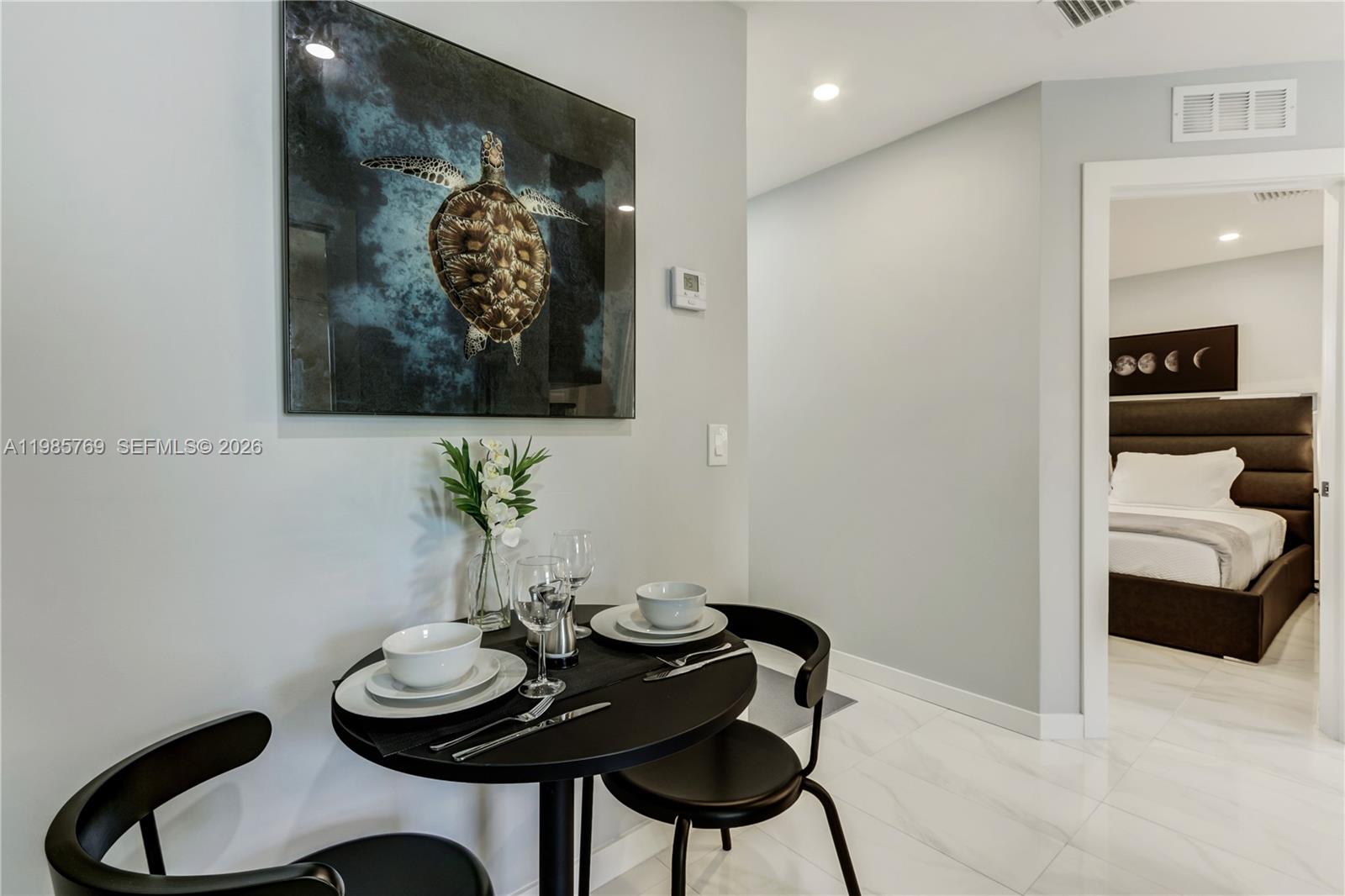 HOLLYWOOD LITTLE RANCHES - Residential Lease