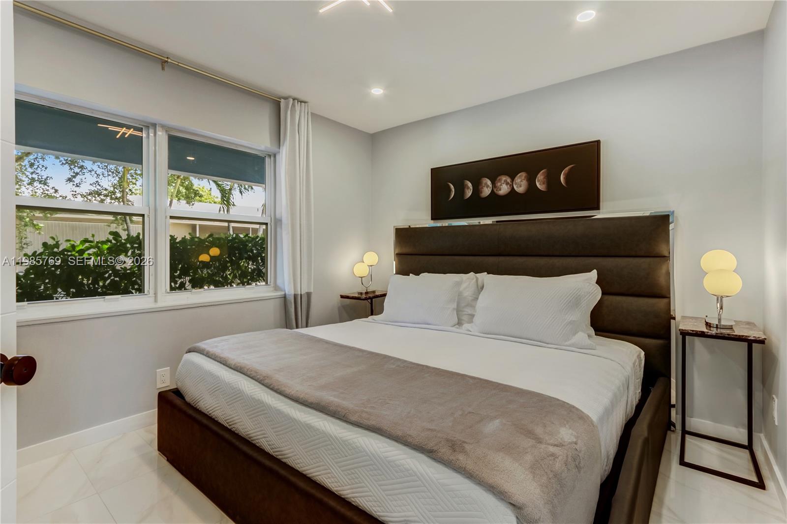 HOLLYWOOD LITTLE RANCHES - Residential Lease