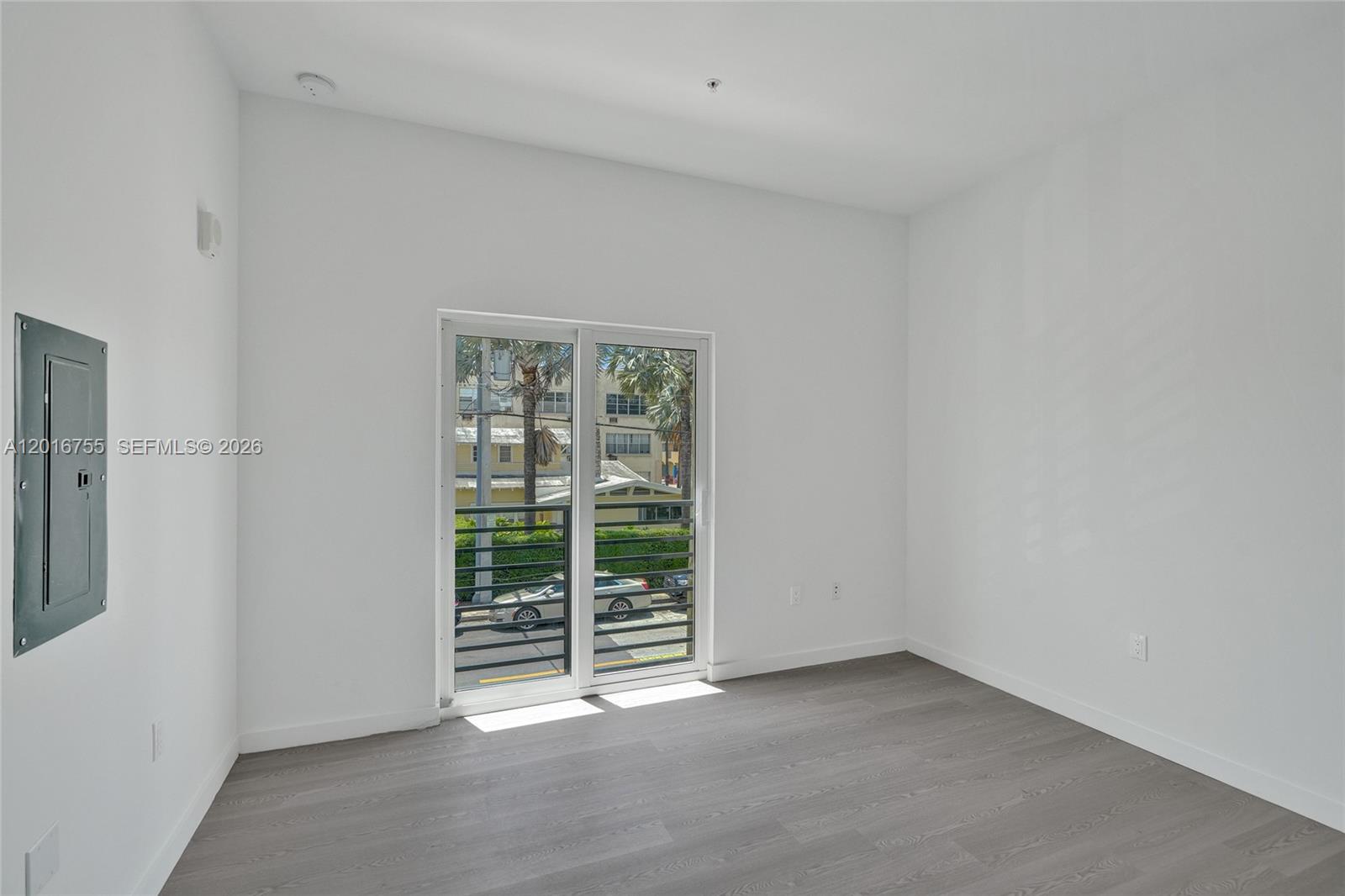 LAWRENCE ESTATES LAND COS - Residential Lease