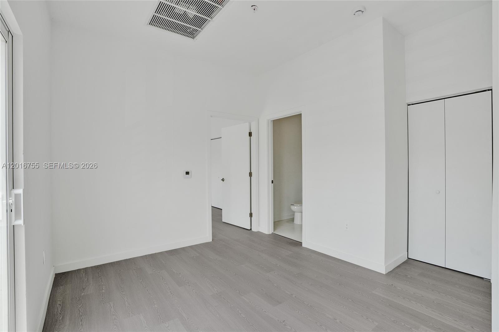 LAWRENCE ESTATES LAND COS - Residential Lease