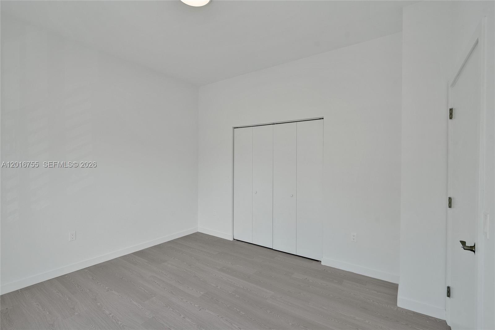 LAWRENCE ESTATES LAND COS - Residential Lease