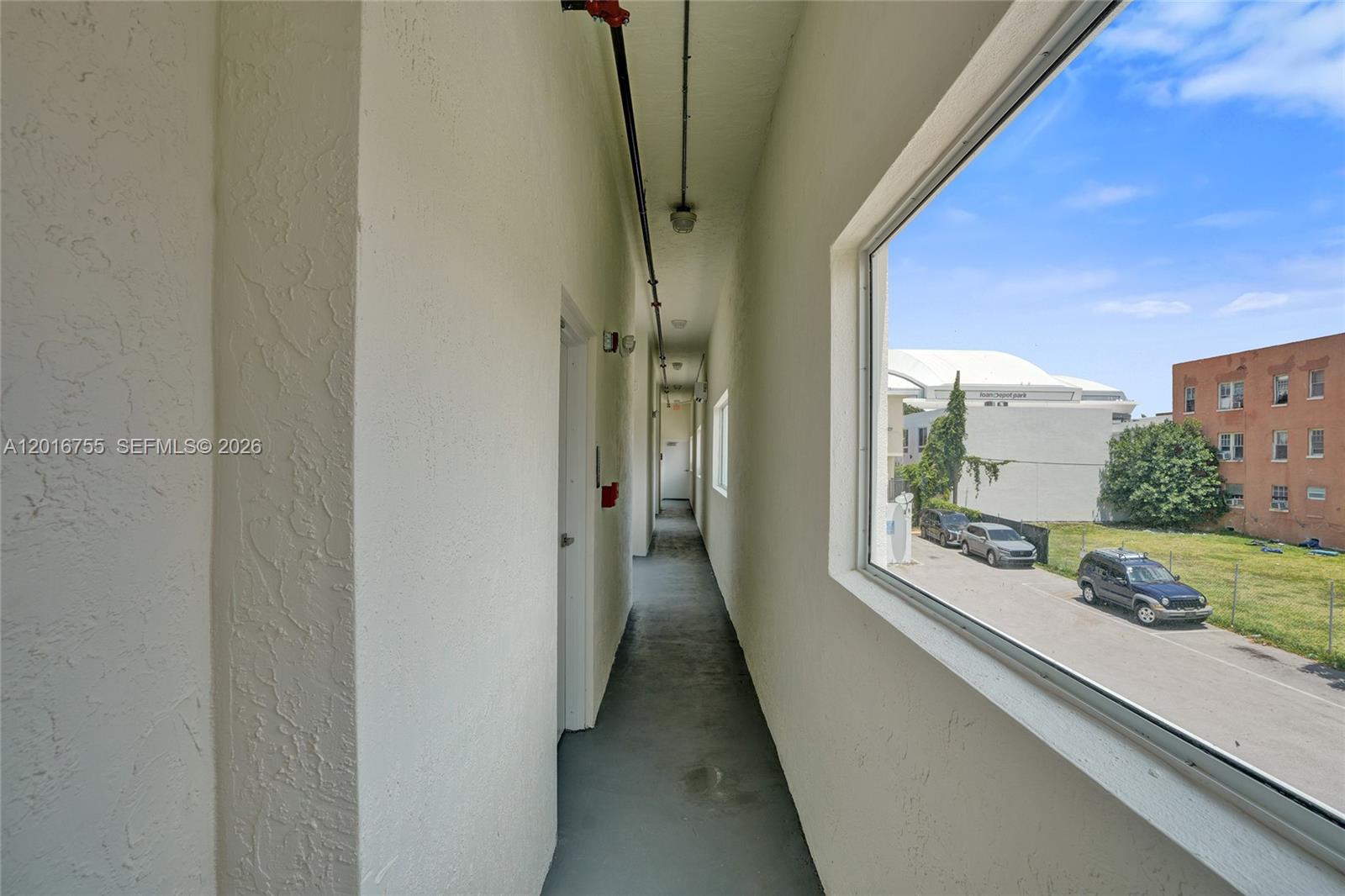 LAWRENCE ESTATES LAND COS - Residential Lease