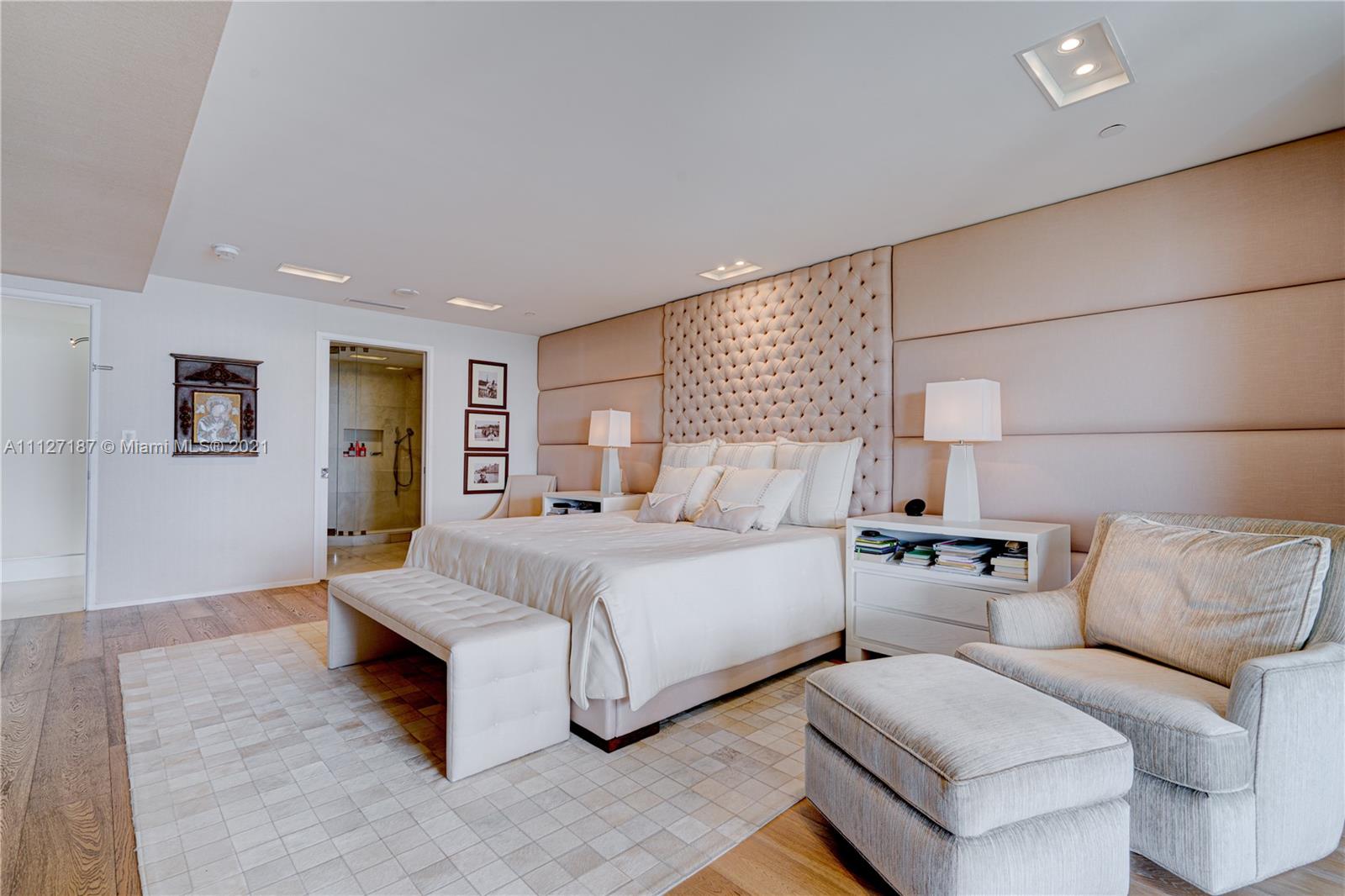 RESIDENCES AT VIZCAYA CON - Residential