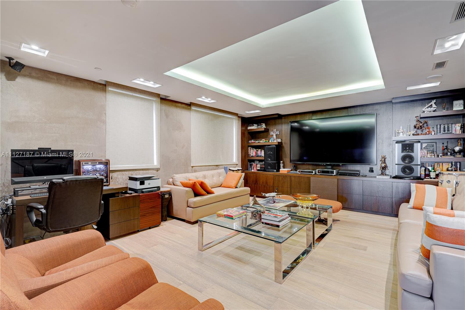 RESIDENCES AT VIZCAYA CON - Residential