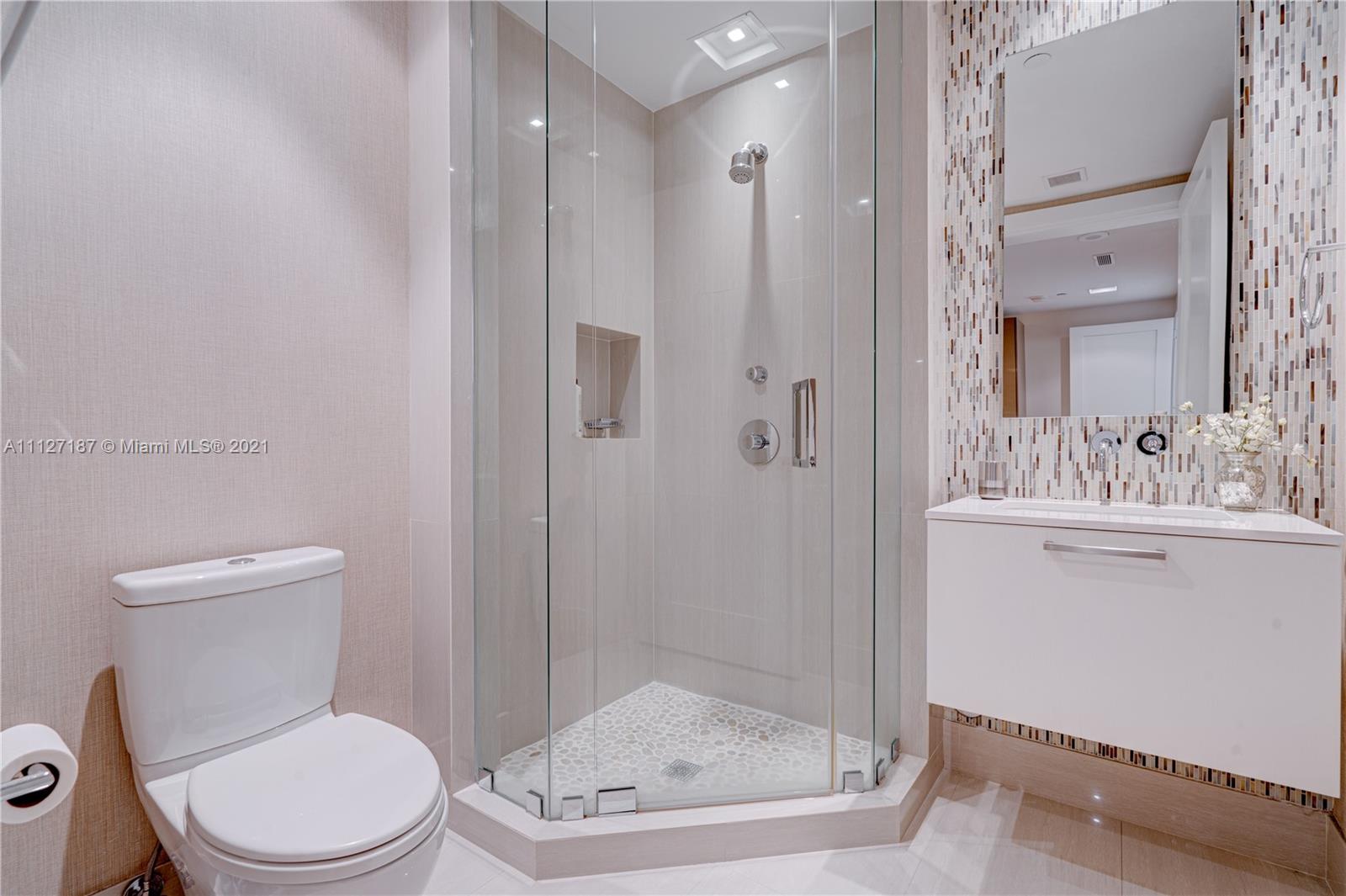 RESIDENCES AT VIZCAYA CON - Residential