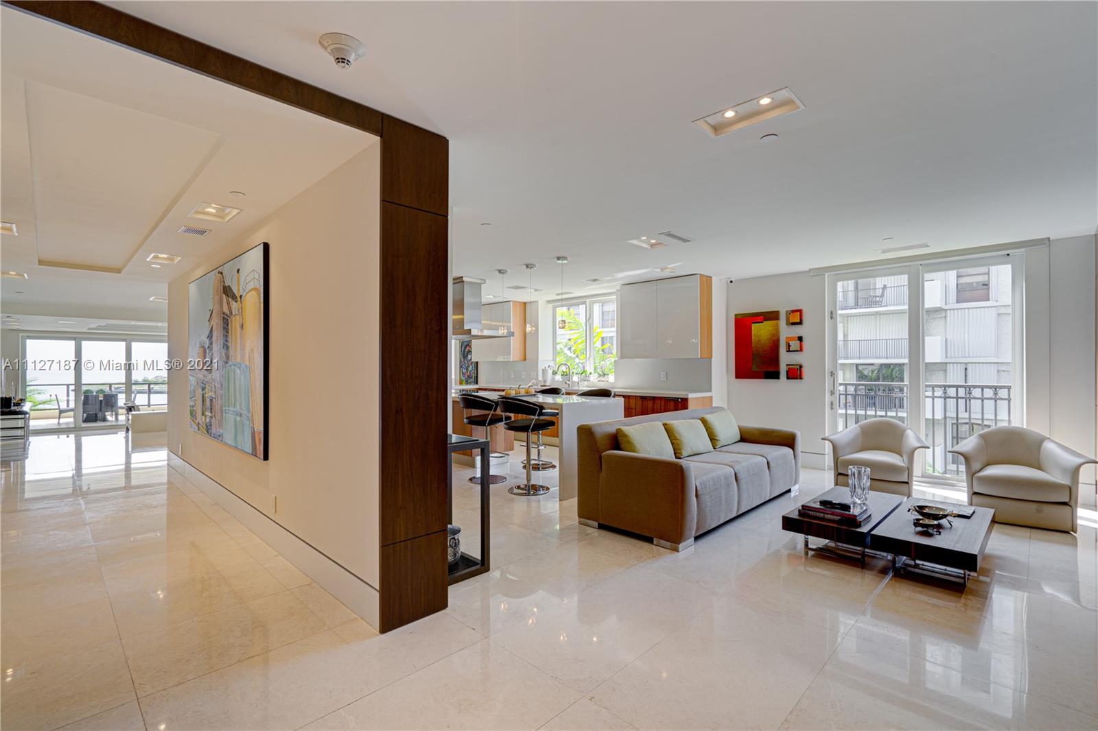 RESIDENCES AT VIZCAYA CON - Residential