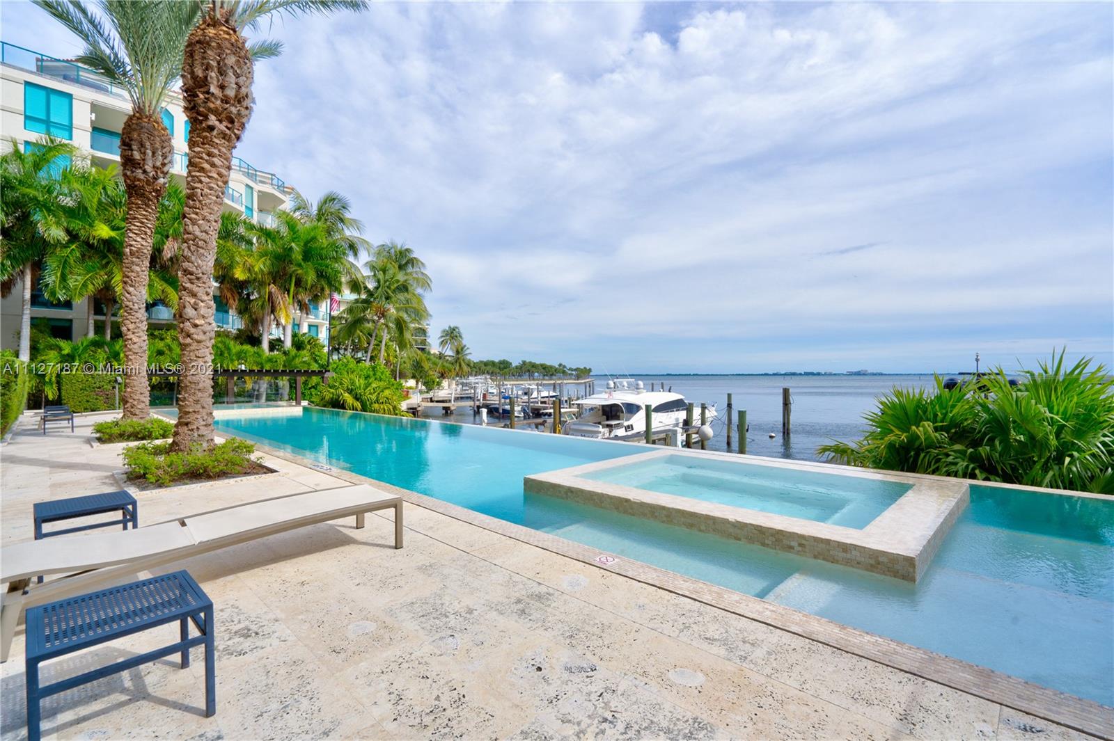 RESIDENCES AT VIZCAYA CON - Residential