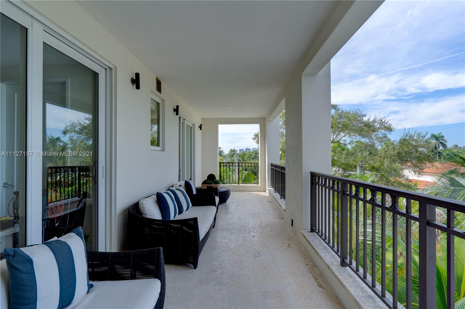 RESIDENCES AT VIZCAYA CON - Residential