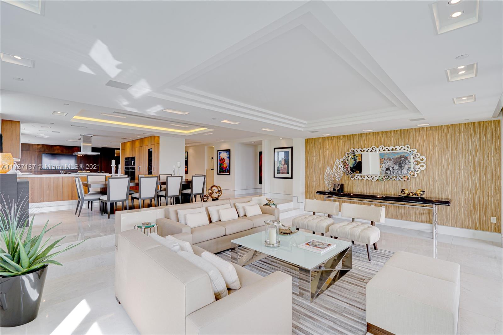 RESIDENCES AT VIZCAYA CON - Residential