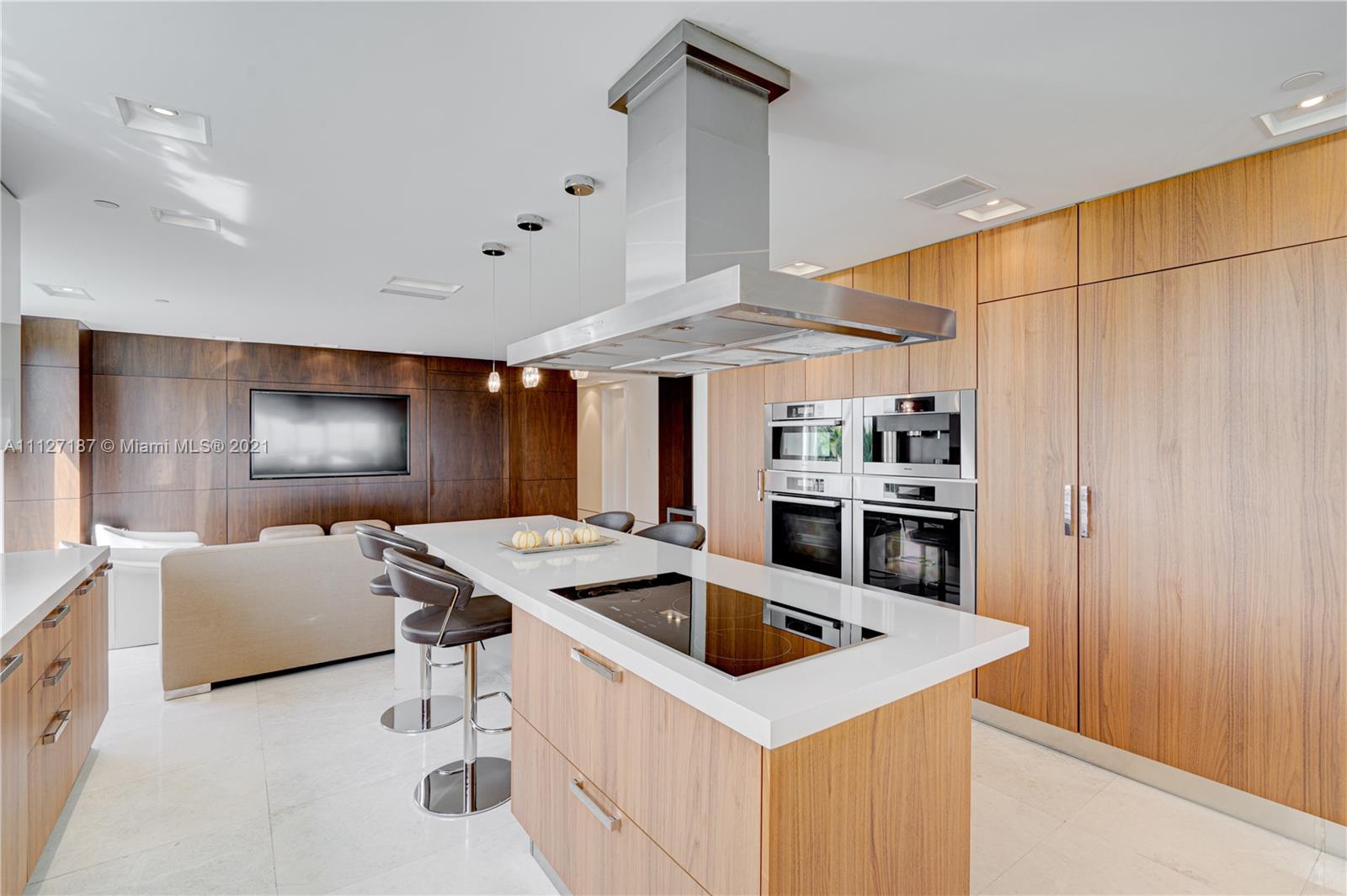 RESIDENCES AT VIZCAYA CON - Residential