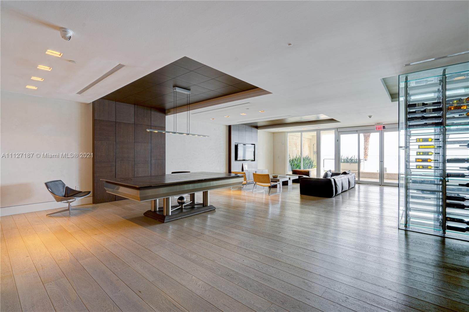 RESIDENCES AT VIZCAYA CON - Residential