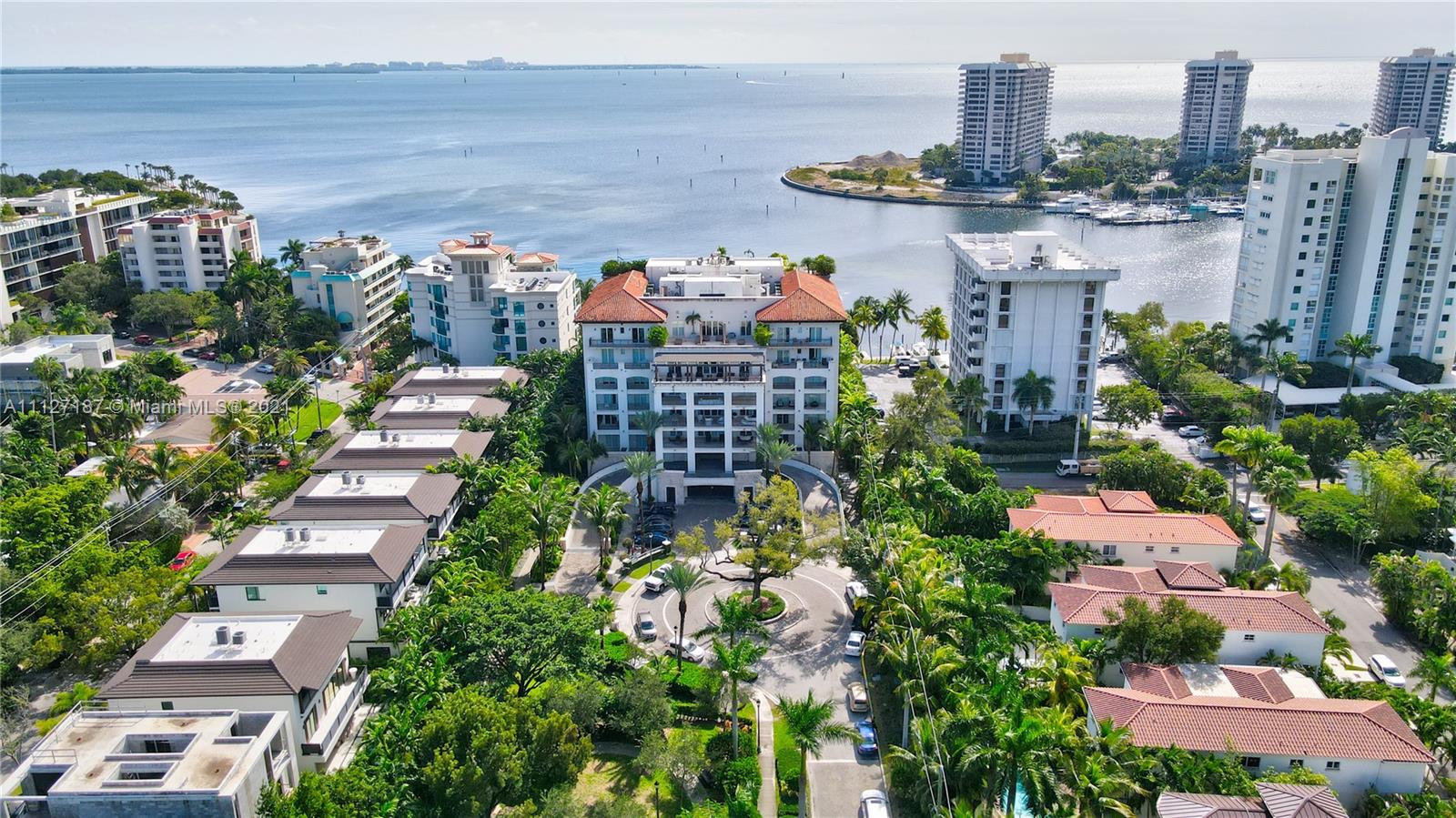 RESIDENCES AT VIZCAYA CON - Residential