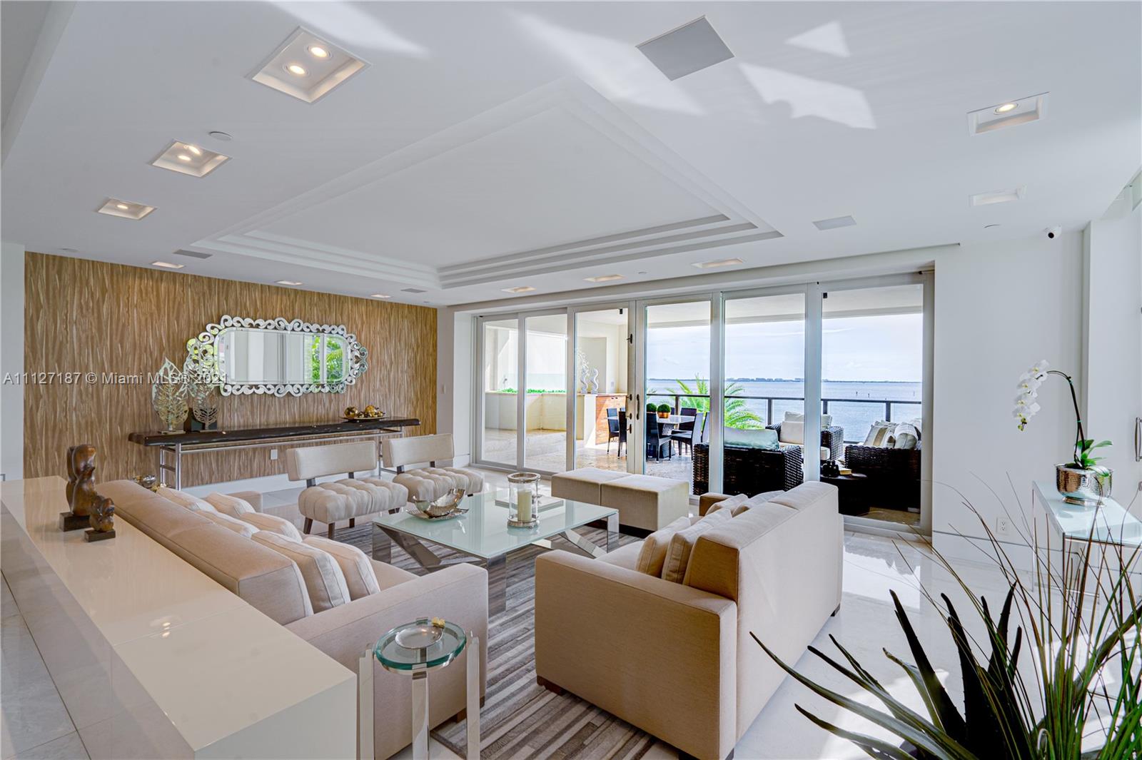 RESIDENCES AT VIZCAYA CON - Residential