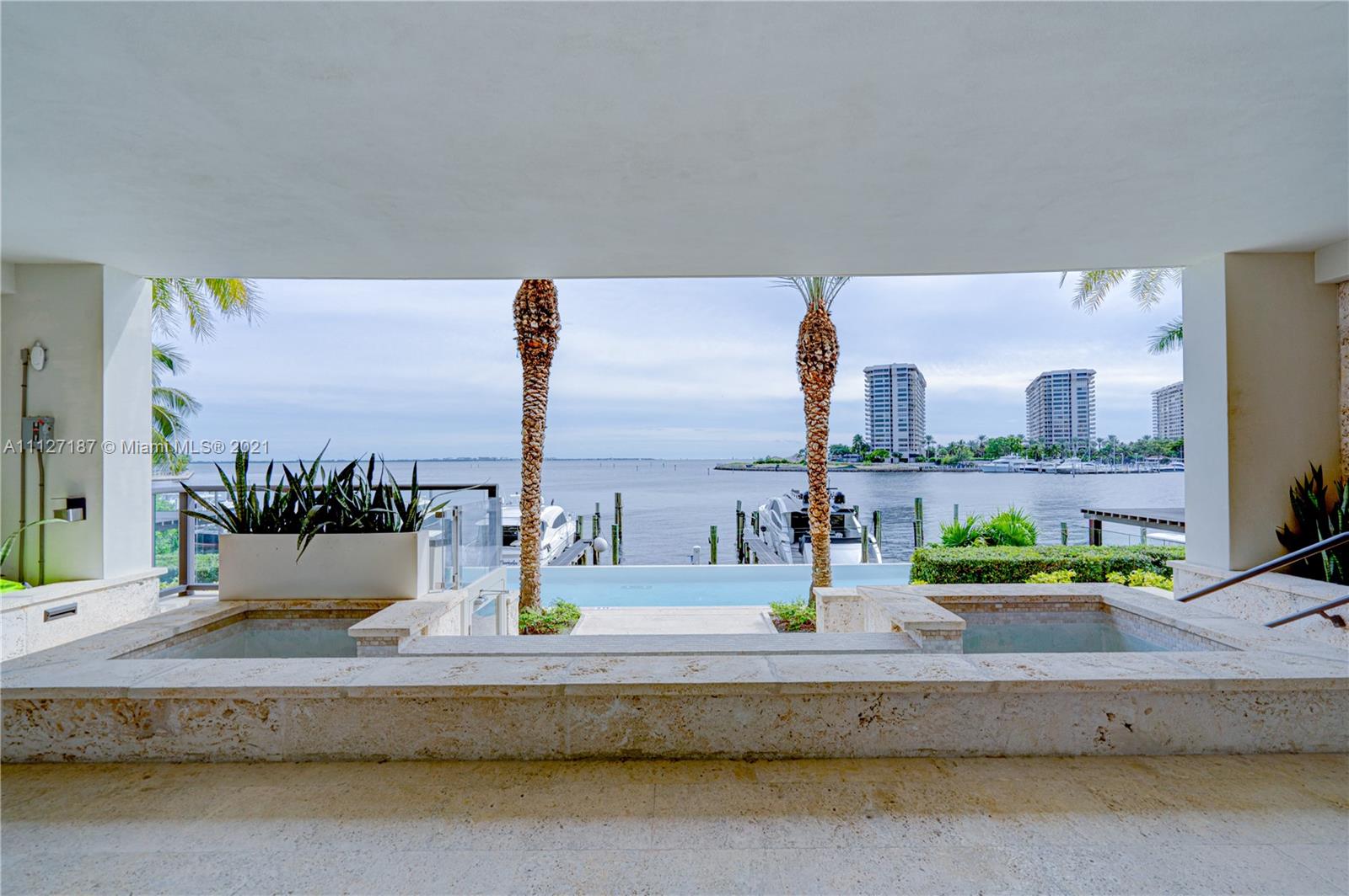 RESIDENCES AT VIZCAYA CON - Residential