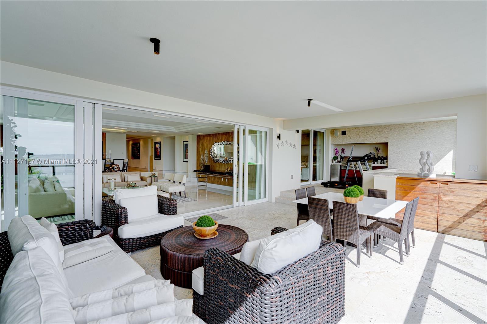 RESIDENCES AT VIZCAYA CON - Residential