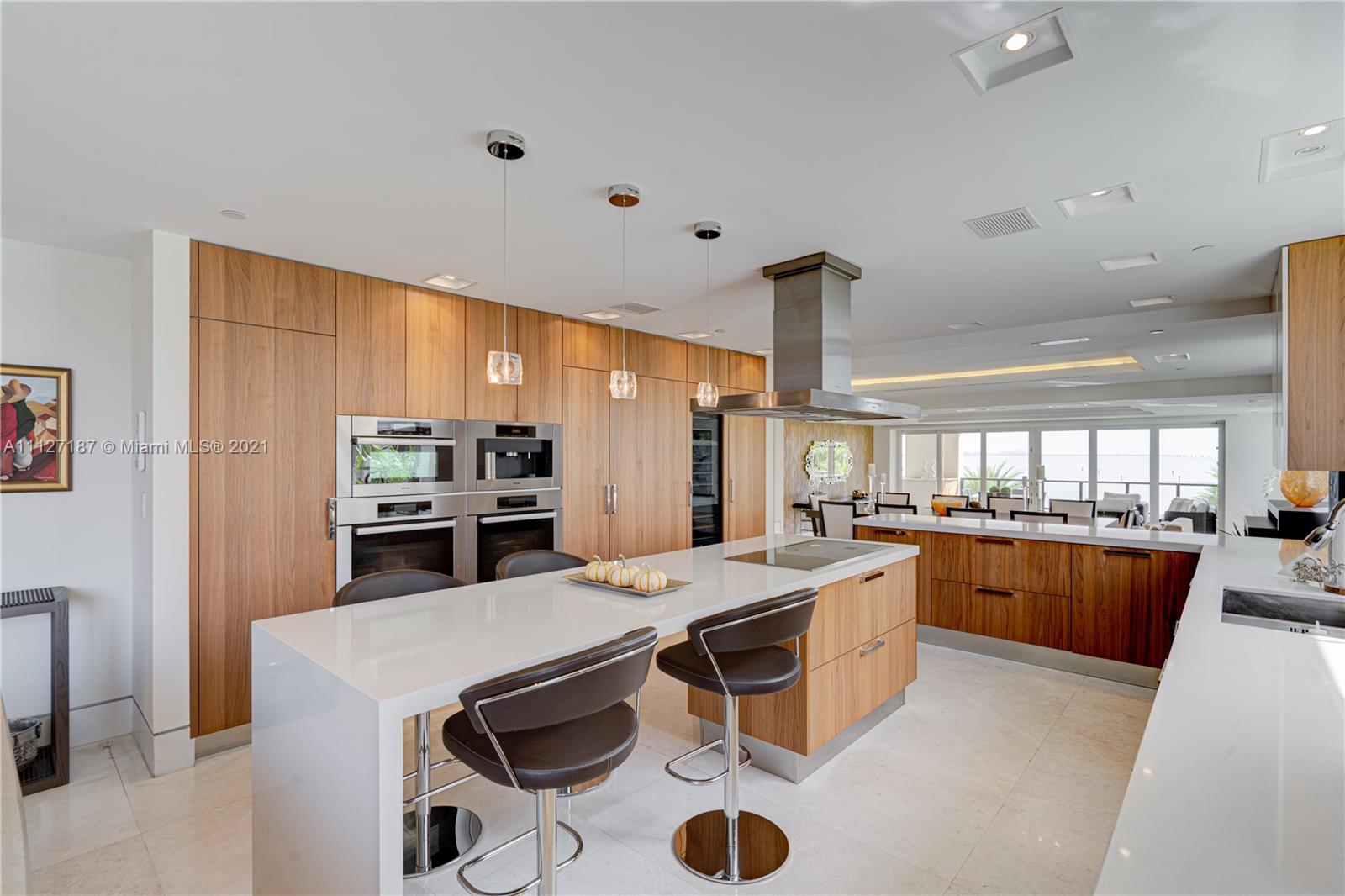 RESIDENCES AT VIZCAYA CON - Residential