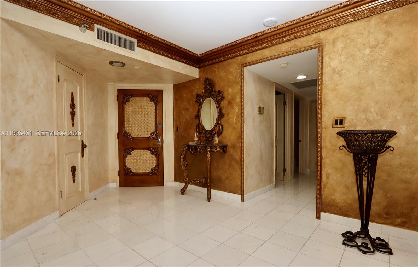 MYSTIC POINTE TOWER 500 C - Residential