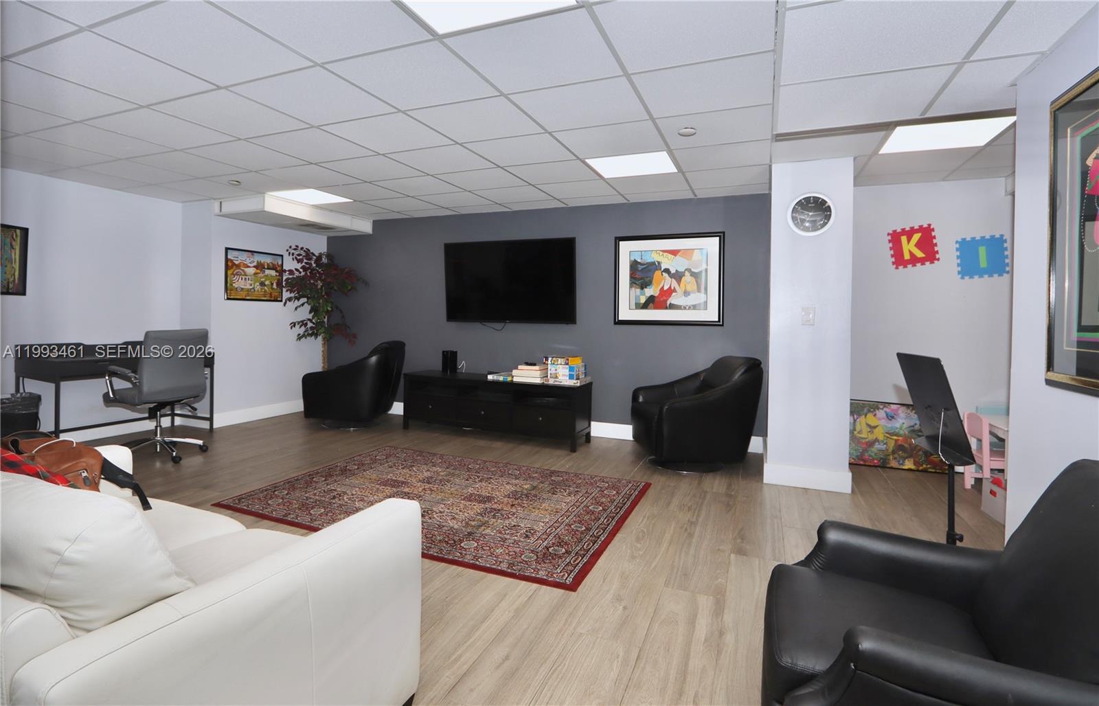 MYSTIC POINTE TOWER 500 C - Residential