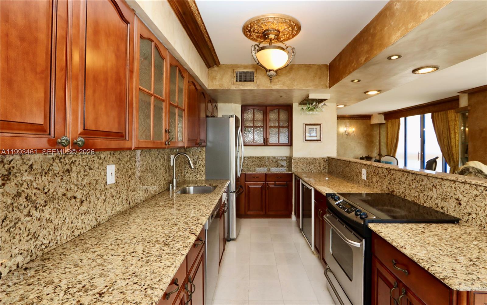 MYSTIC POINTE TOWER 500 C - Residential