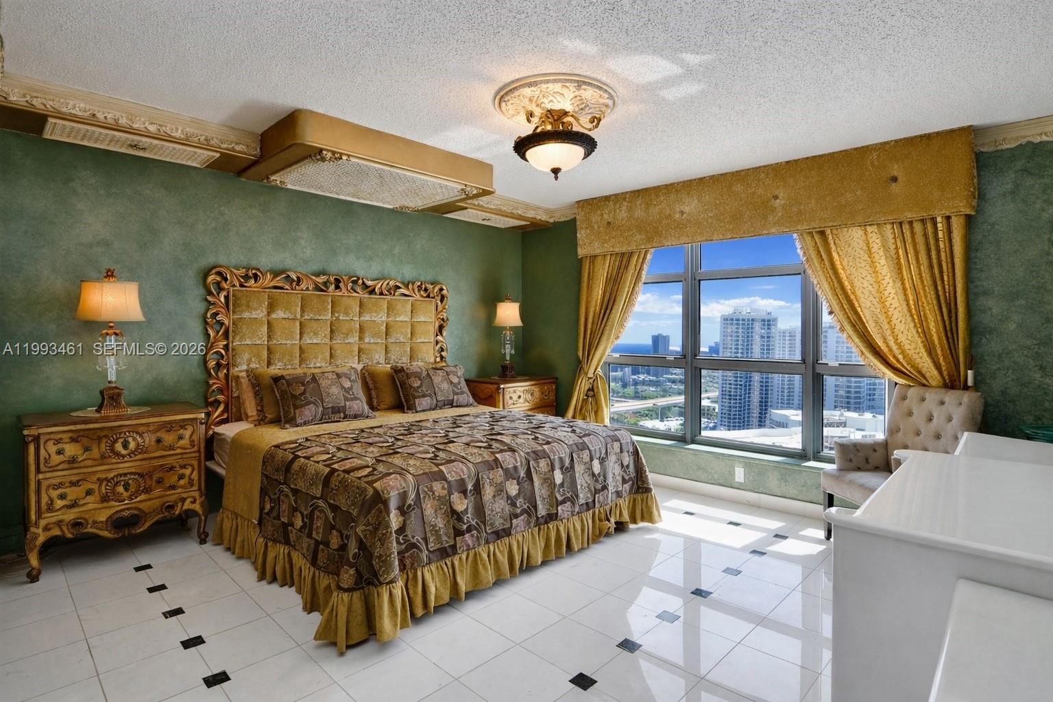 MYSTIC POINTE TOWER 500 C - Residential