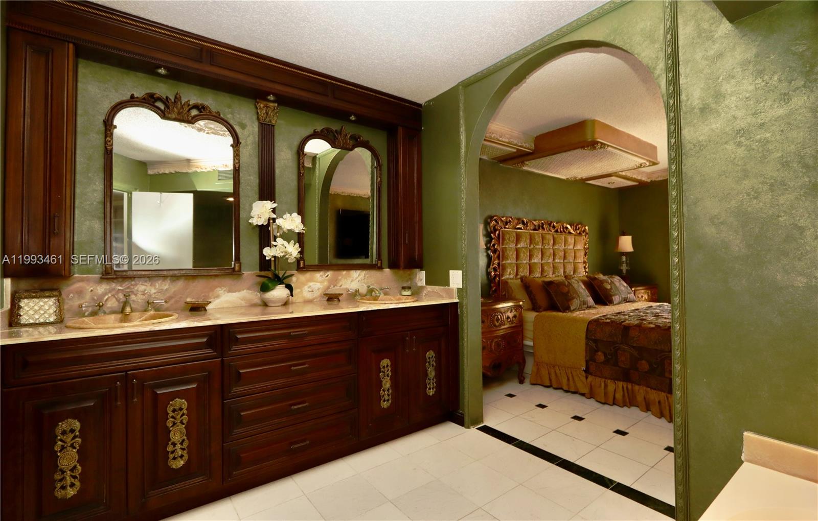 MYSTIC POINTE TOWER 500 C - Residential