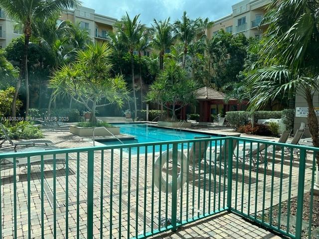 VALENCIA CONDO - Residential