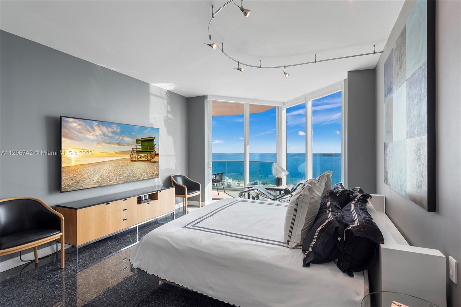 PORTOFINO TOWER CONDO - Residential