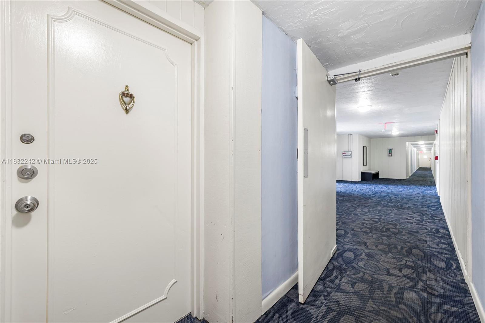 1205 Mariposa Ave 308