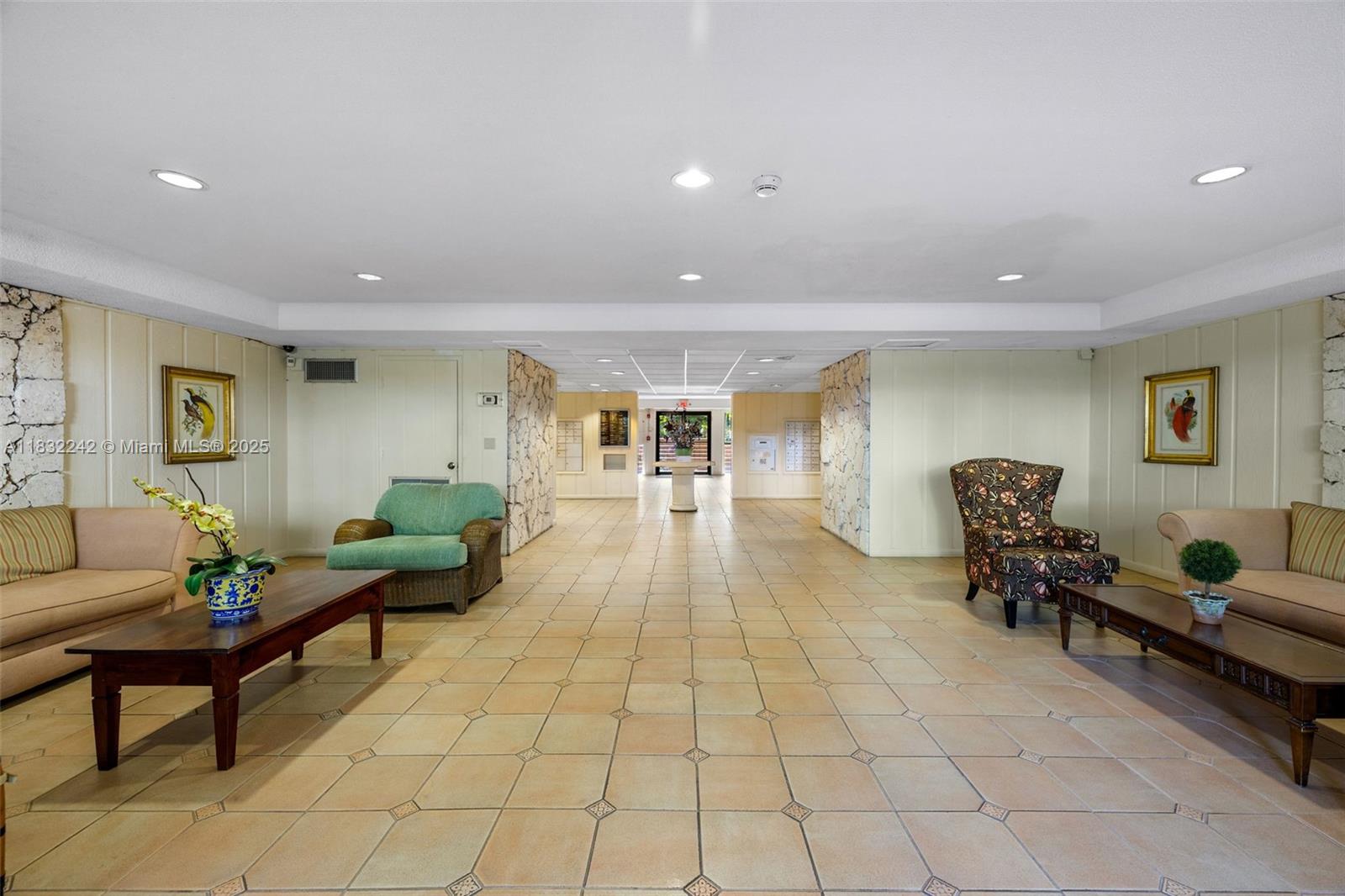 VILLA CAPRI CONDO - Residential