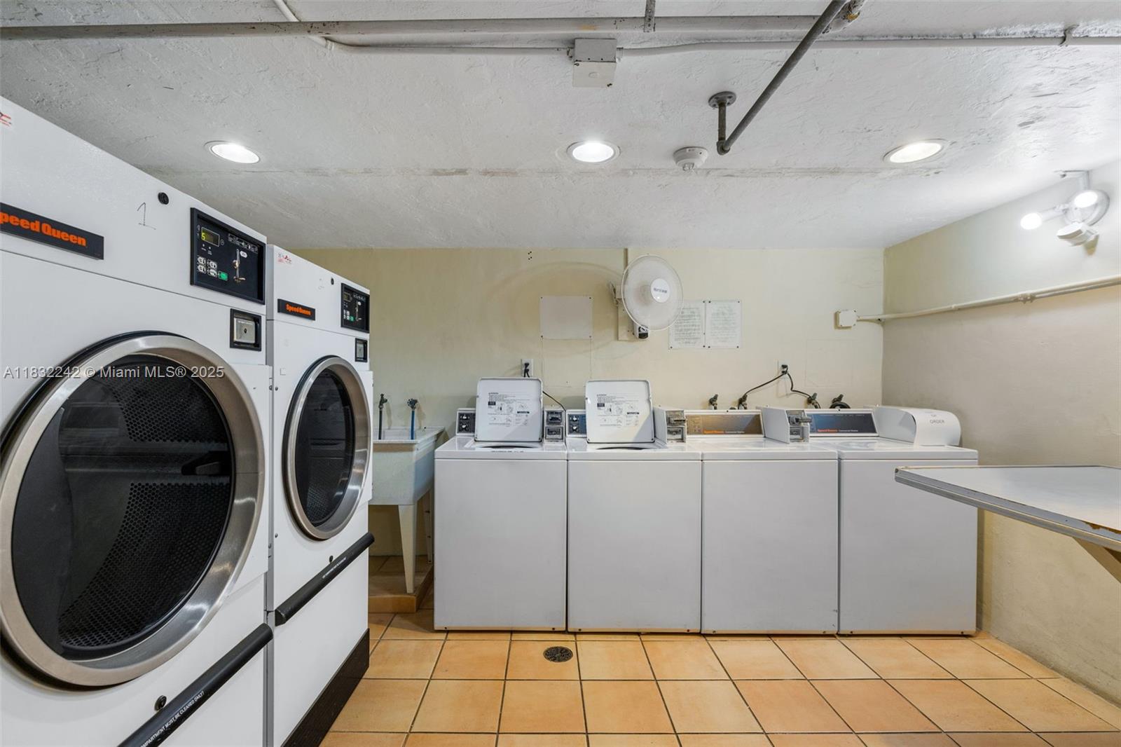 VILLA CAPRI CONDO - Residential