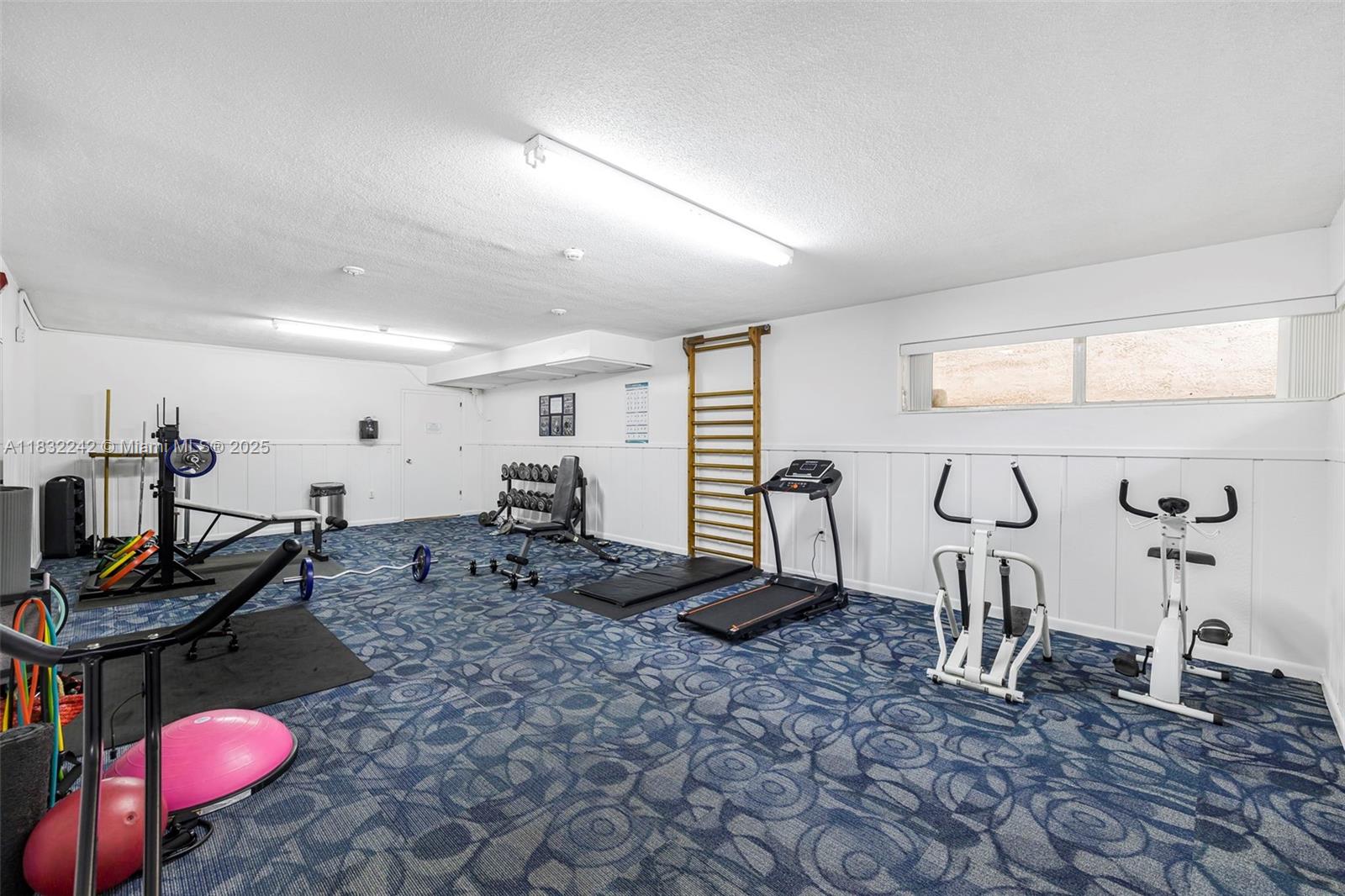 VILLA CAPRI CONDO - Residential