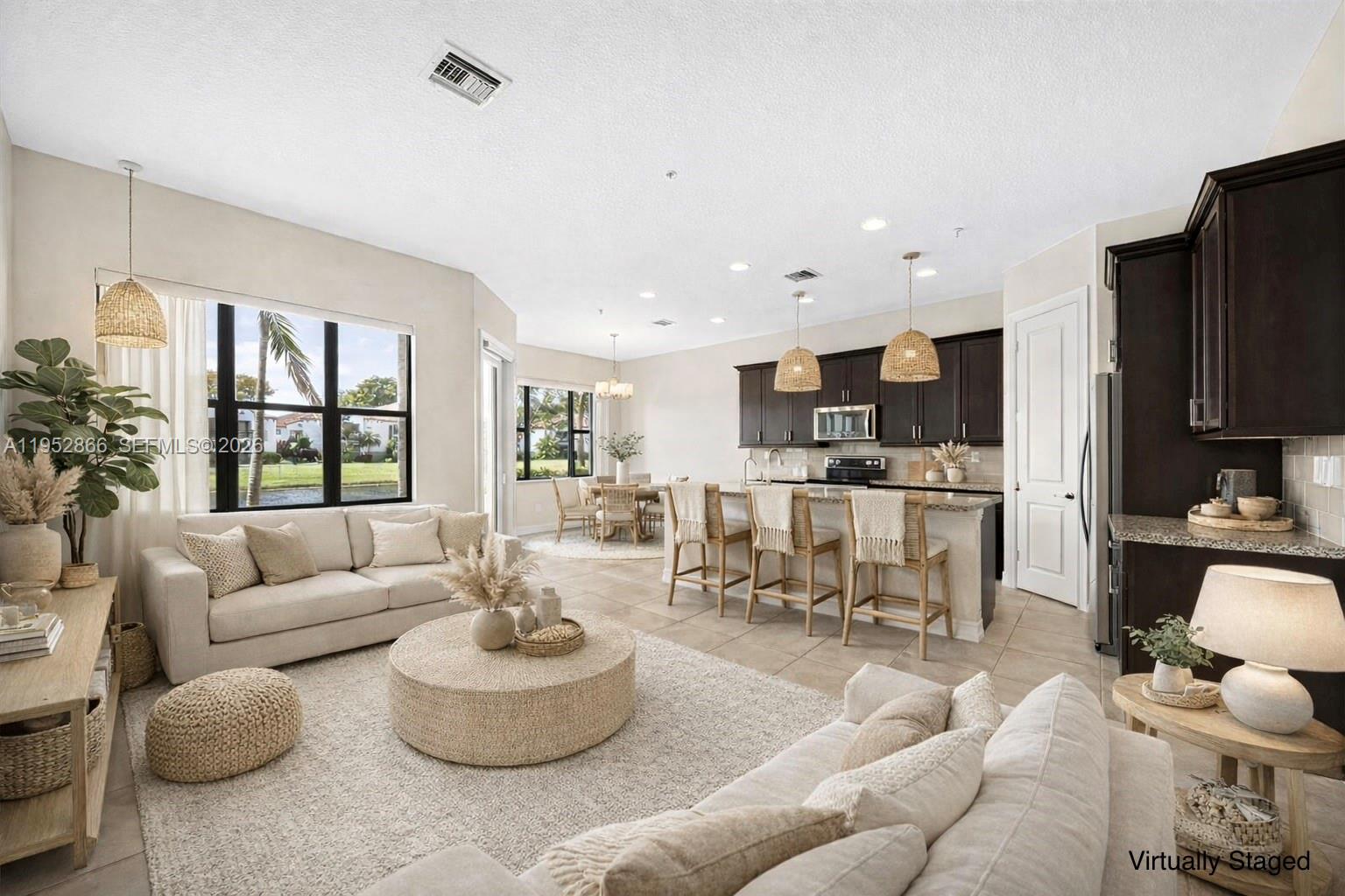 PEMBROKE LAKES SOUTH - Residential