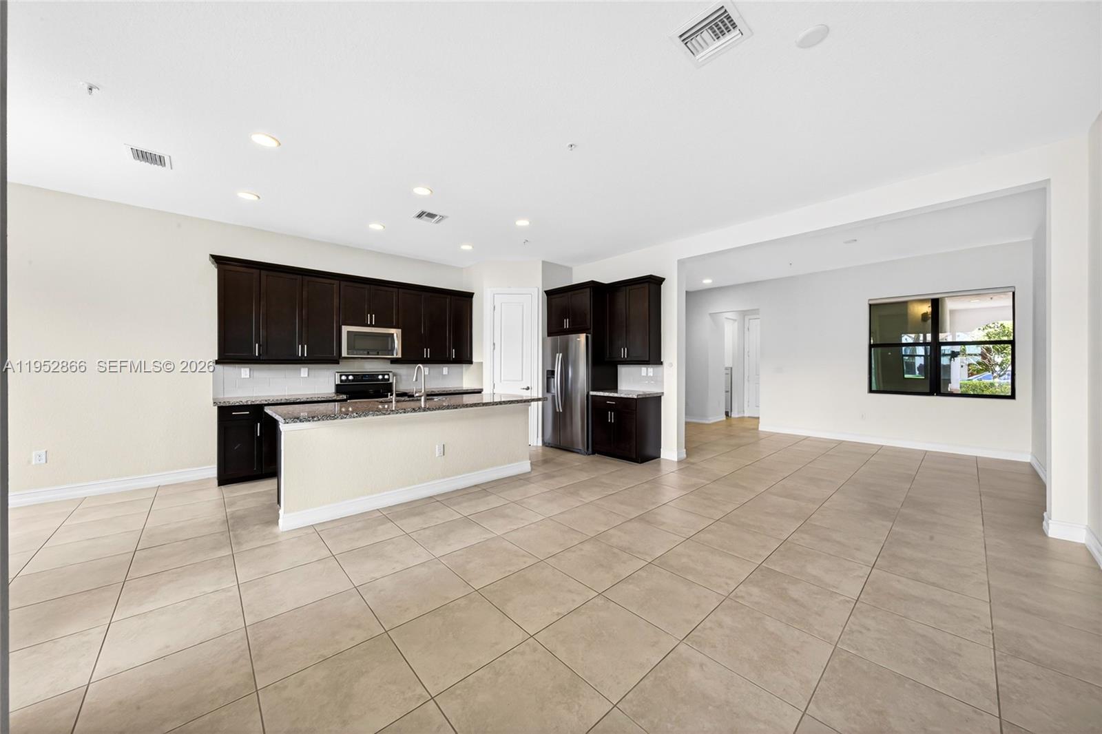 PEMBROKE LAKES SOUTH - Residential