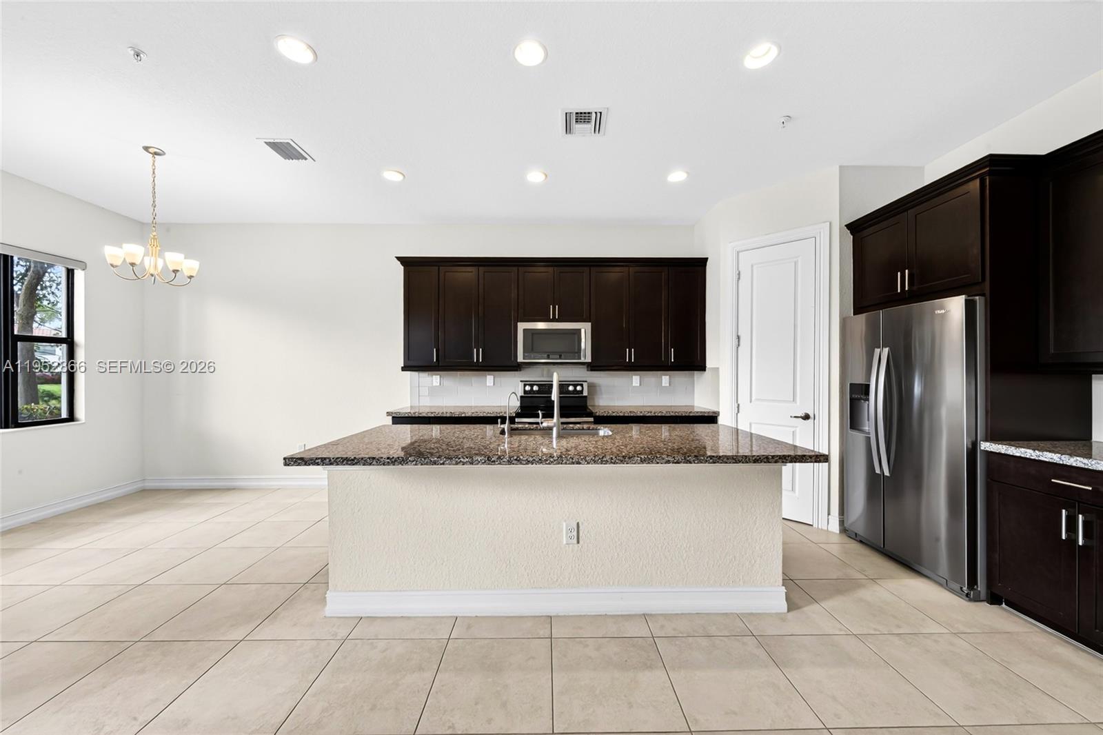 PEMBROKE LAKES SOUTH - Residential