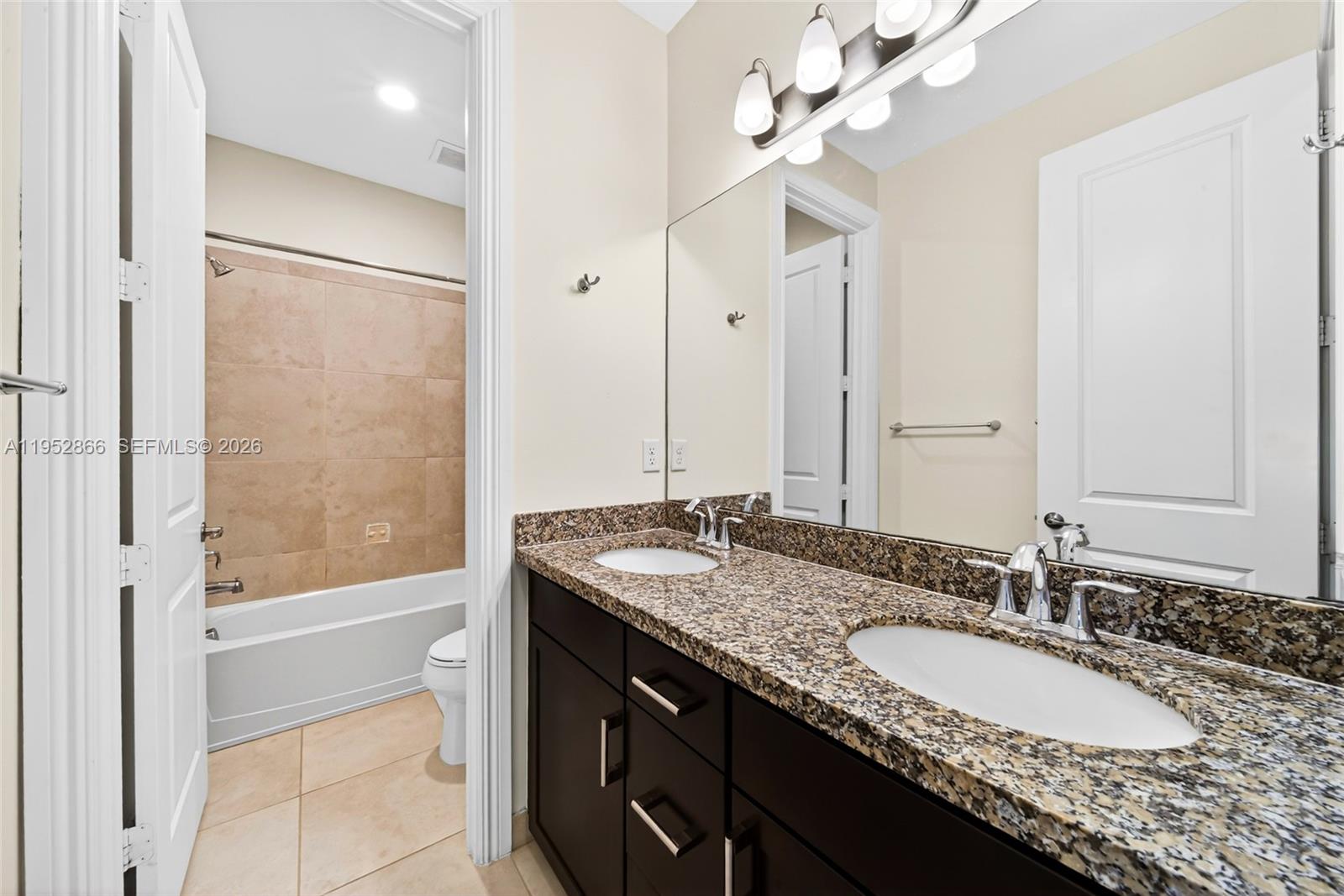 PEMBROKE LAKES SOUTH - Residential