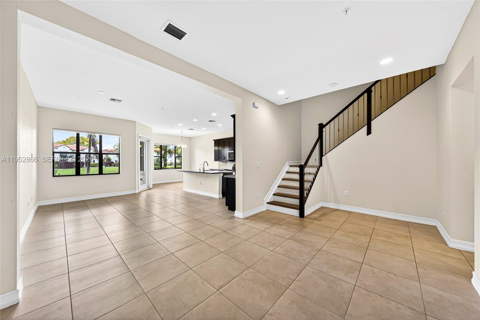 PEMBROKE LAKES SOUTH - Residential