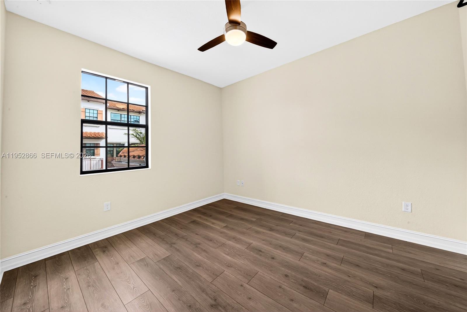 PEMBROKE LAKES SOUTH - Residential