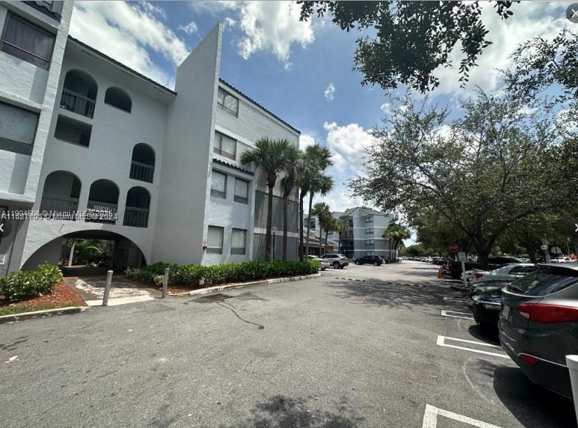 PRESIDENTIAL GOLFVIEW CON - Residential Lease