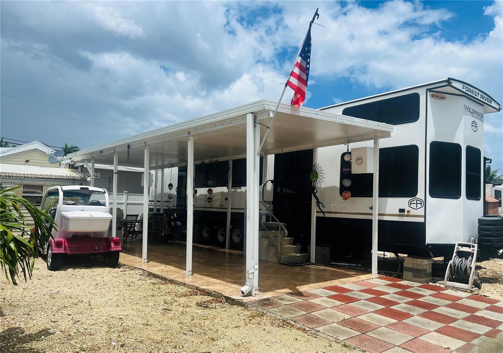 325 Calusa St Lot 301