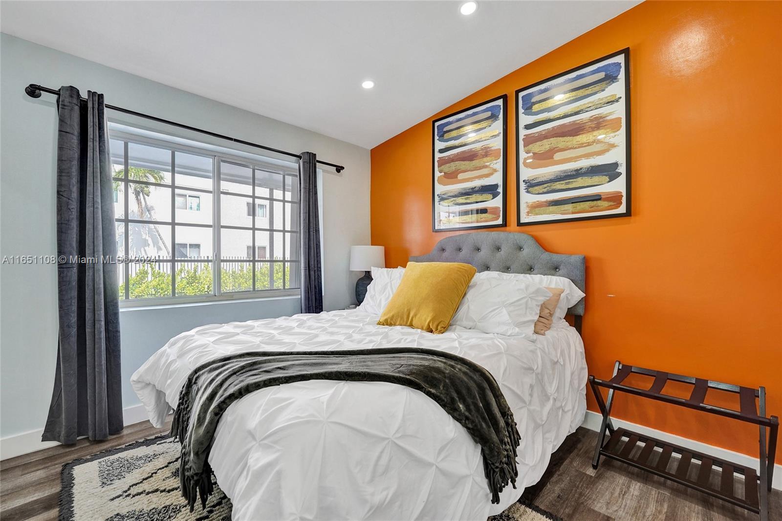 DIXIANNA VILLAS - Residential Lease