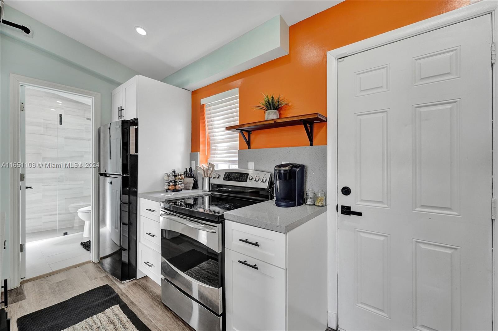 DIXIANNA VILLAS - Residential Lease