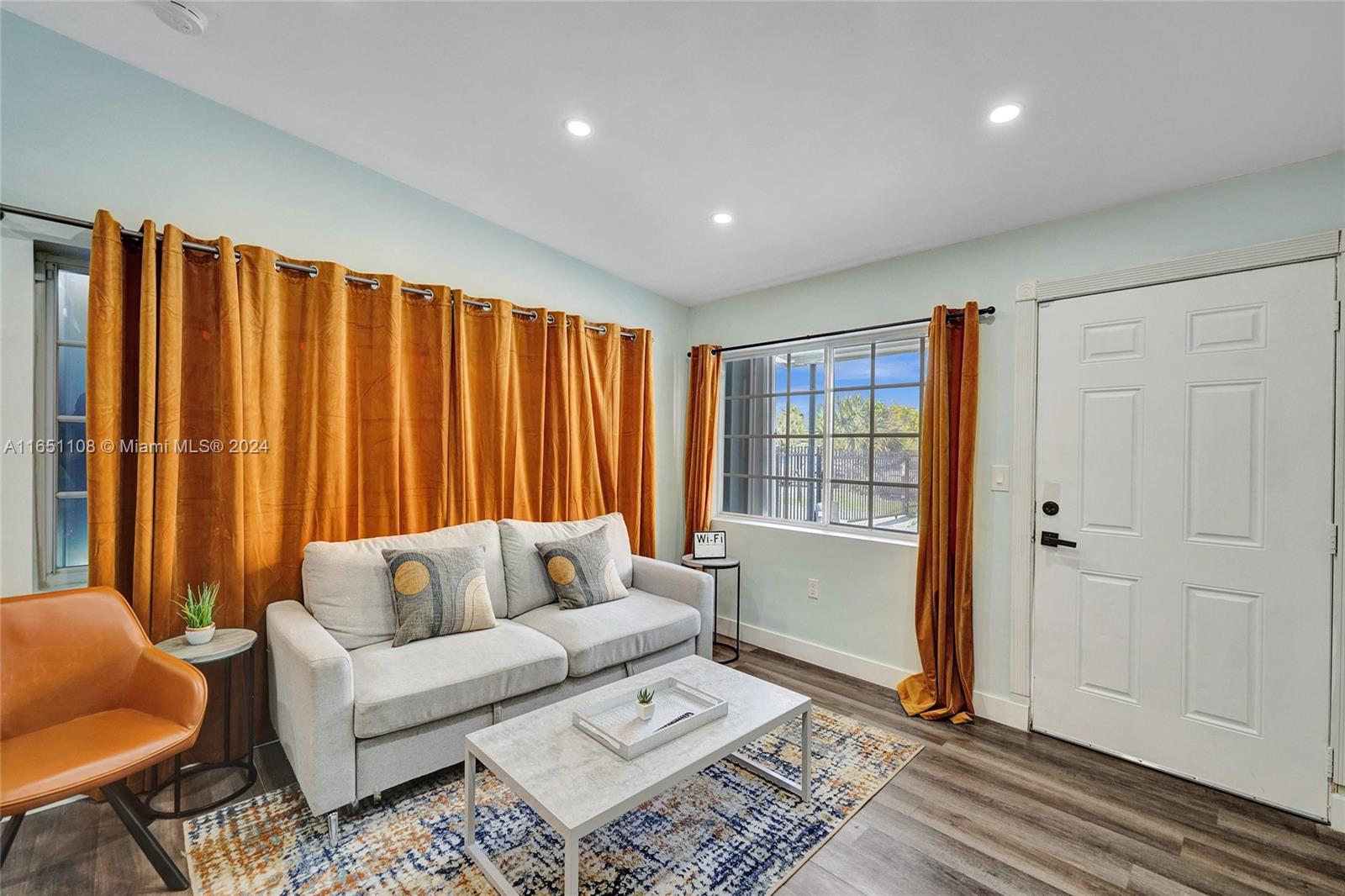 DIXIANNA VILLAS - Residential Lease
