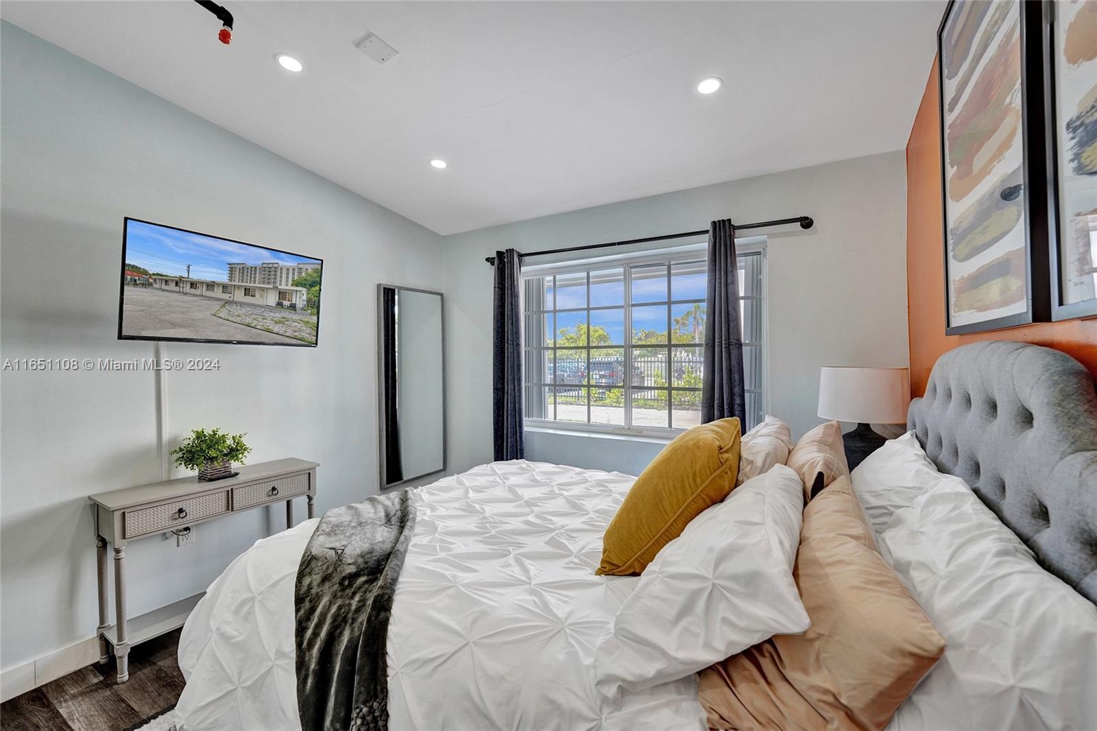 DIXIANNA VILLAS - Residential Lease